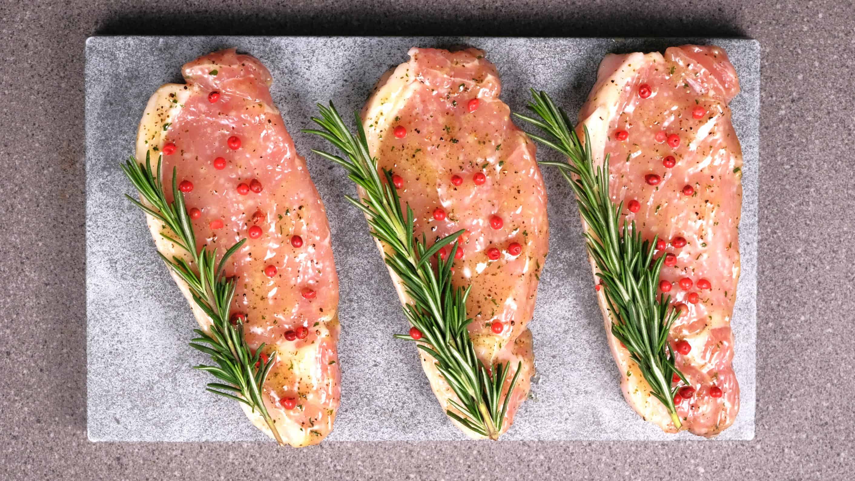 Lemon & green pepper pork chops